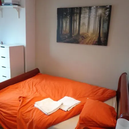 Alloggio in famiglia Smartrooms, Private - Not Shared! Quality, 10 *