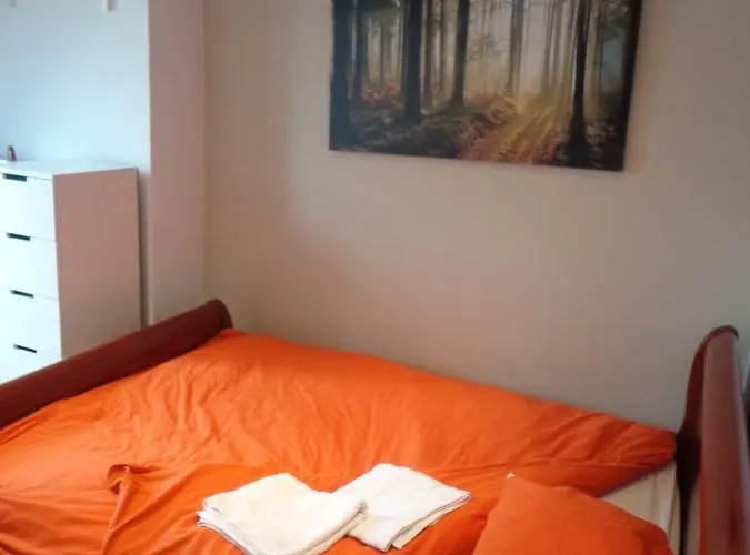Alloggio in famiglia Smartrooms, Private - Not Shared! Quality, 10 *